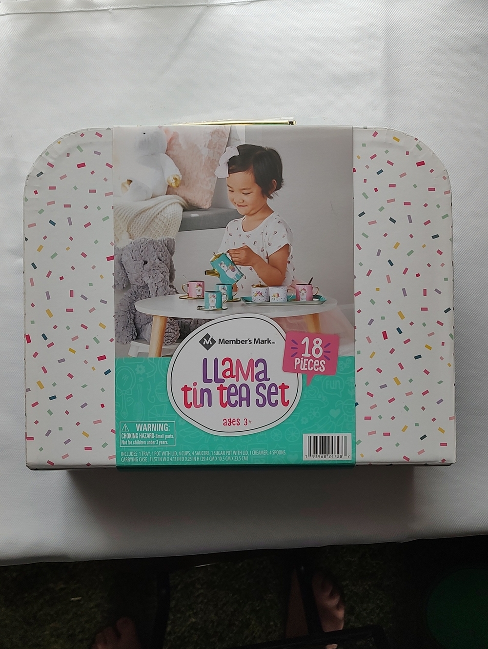 Member's Mark Llama Tin Tea Set - Pink & Mint - 18 Pieces